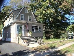 2nd image of 880 Broad St