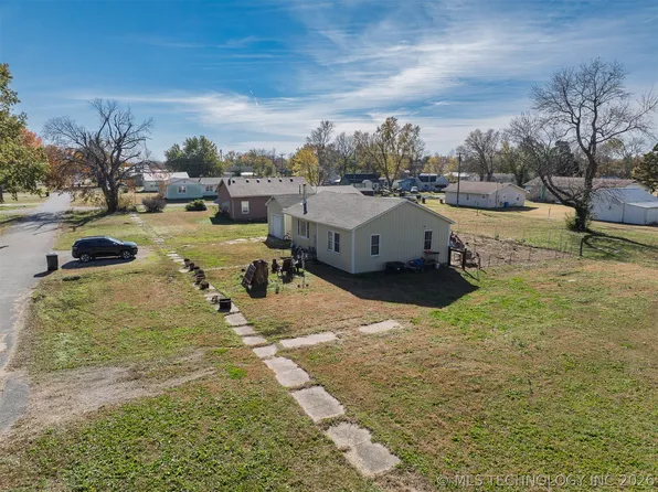 157 S Springfield St, Welch, OK 74369