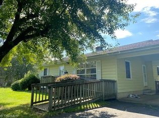 198 Belvue Dr, Mount Airy, NC 27030