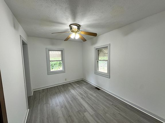 2nd image of 537 E Ave E
