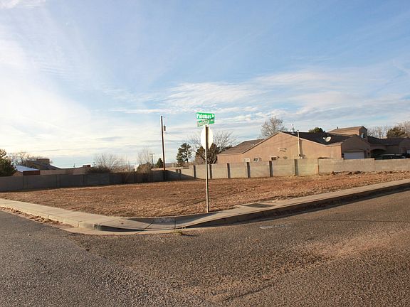 4th image of 3801 Palomas Dr NE