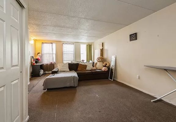 5th image of 819 Elton Ave