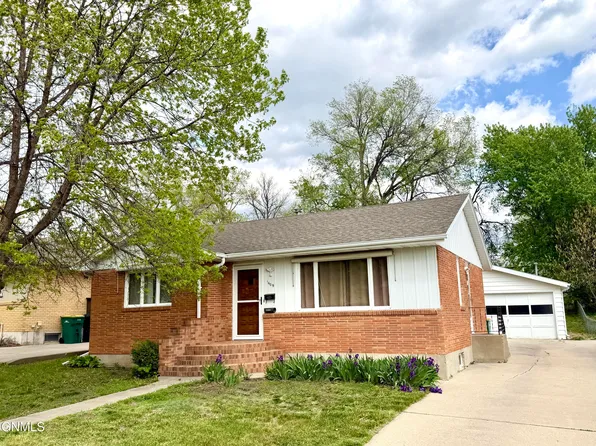1409 N 16th St, Bismarck, ND 58501