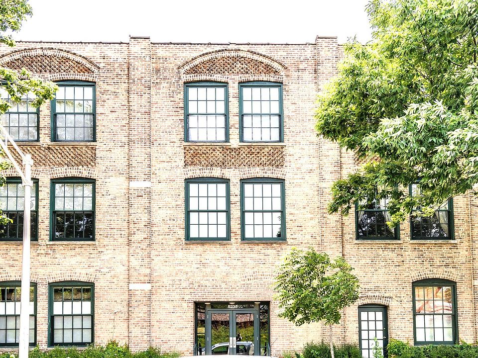 1st image of 5235 N Ravenswood Ave APT 33