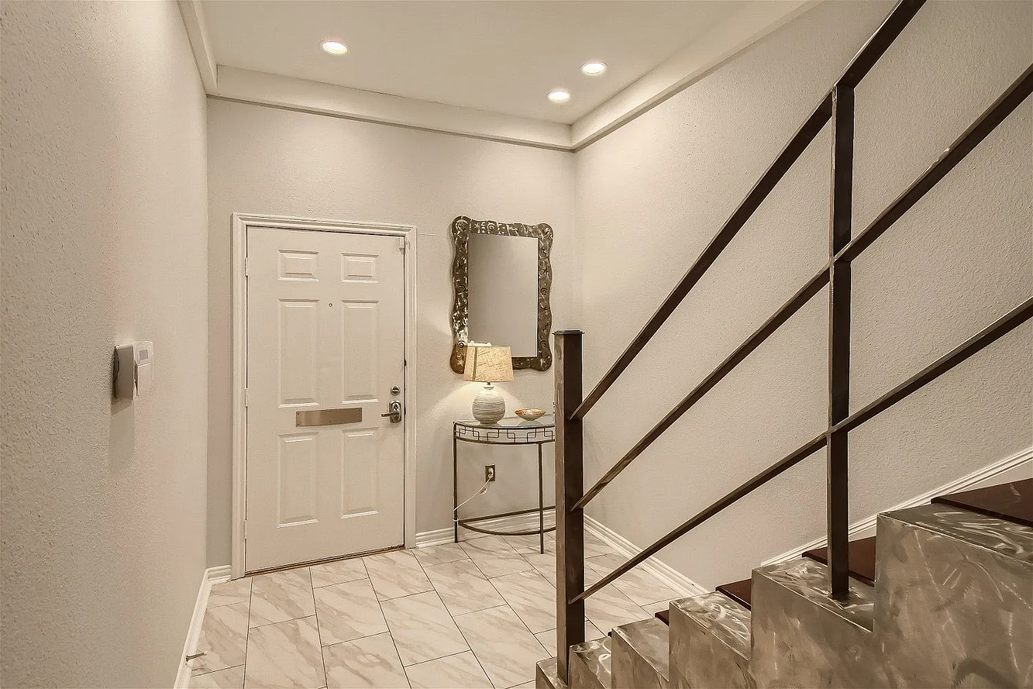 2 bed, 1553 sqft, $4,000 — Photo 2