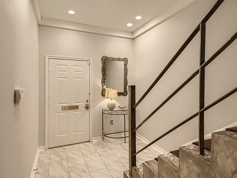 4129 Holland Ave — Photo 2