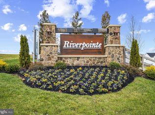 313 Eclipse St, Charles Town, WV 25414