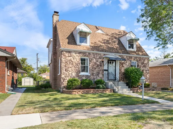 2215 S 9th Ave, North Riverside, IL 60546