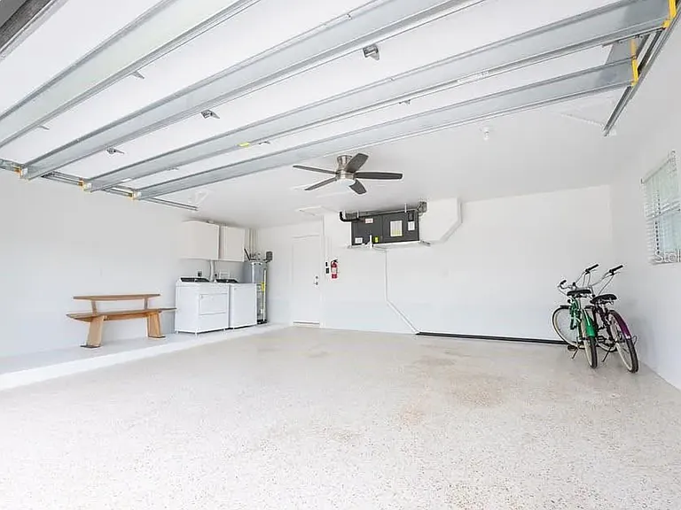 405 W Charlotte Ave — Photo 4