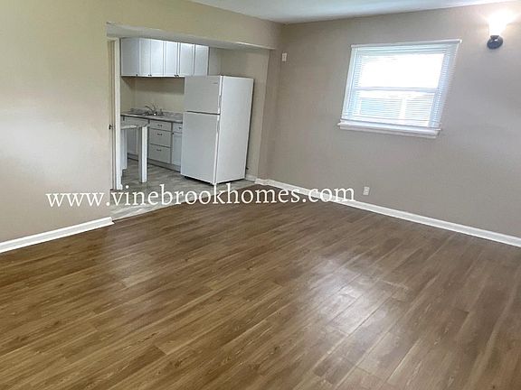 5th image of 416 Shepley Dr