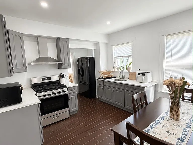 22 James St #24 — Photo 4