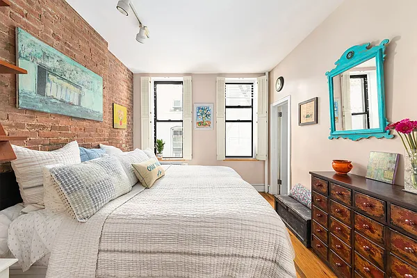 Sold by Compass | media 14