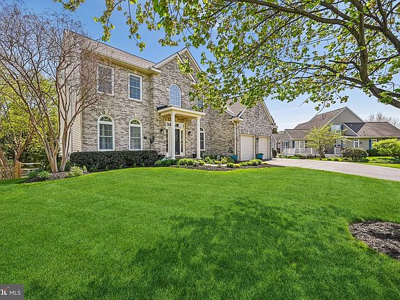 2nd image of 224 Creek Walk Dr