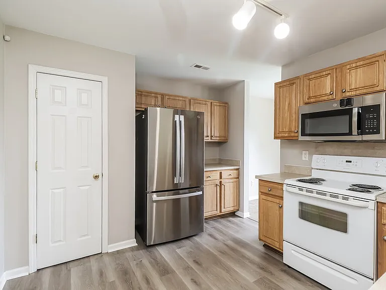 9446 Dewey Dr — Photo 9