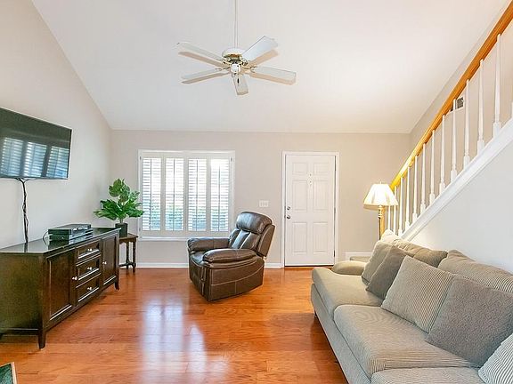 2nd image of 308 Parkview Pl