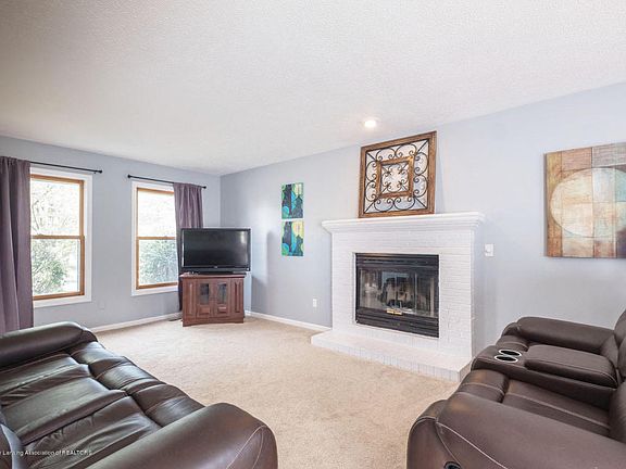 3rd image of 1551 Archwood Dr