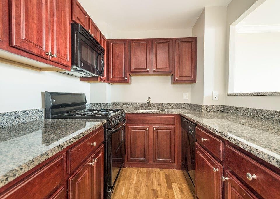 2nd image of 1409 Columbia Rd #20