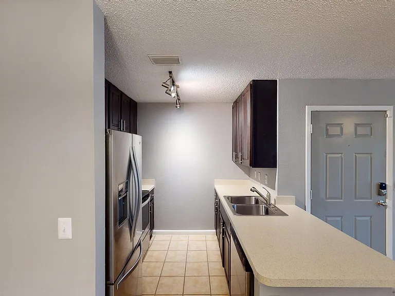 Altamira Place Apartment Homes — Photo 85