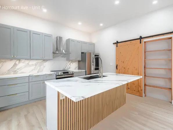 987 Harcourt Ave, Seaside, CA 93955