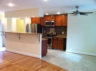 11303 Gatesborough Ln, Reston, VA 20191