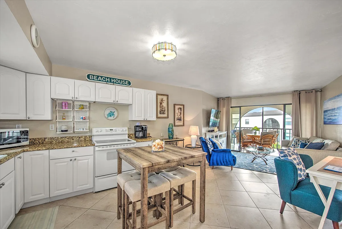 Building Photo - 1027 Anglers Cv #B502