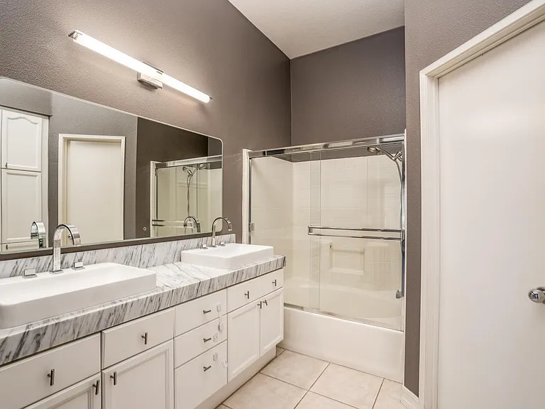 3424 E Lambeth Ct #B — Photo 16
