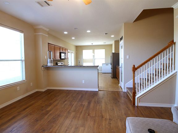 3rd image of 3613 Hudgins Ranch Rd
