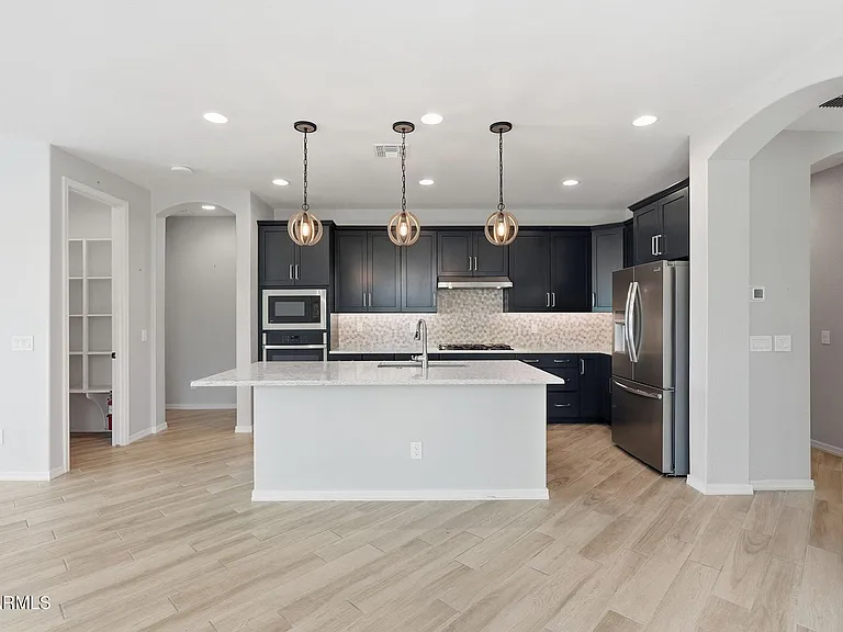 16013 W Alameda Rd — Photo 4
