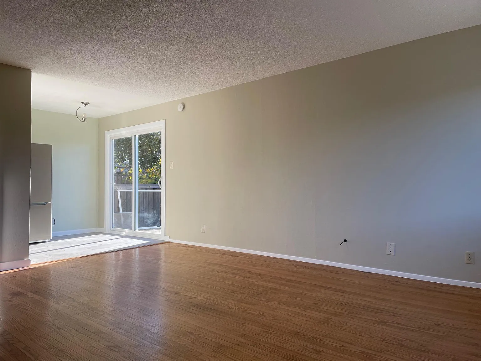 2 bed, 950 sqft, $2,950 — Photo 3