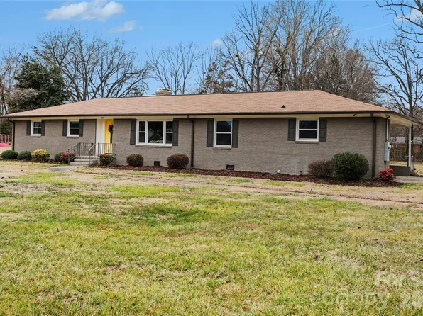 9211 Mount Holly Huntersville Rd, Huntersville, NC 28078