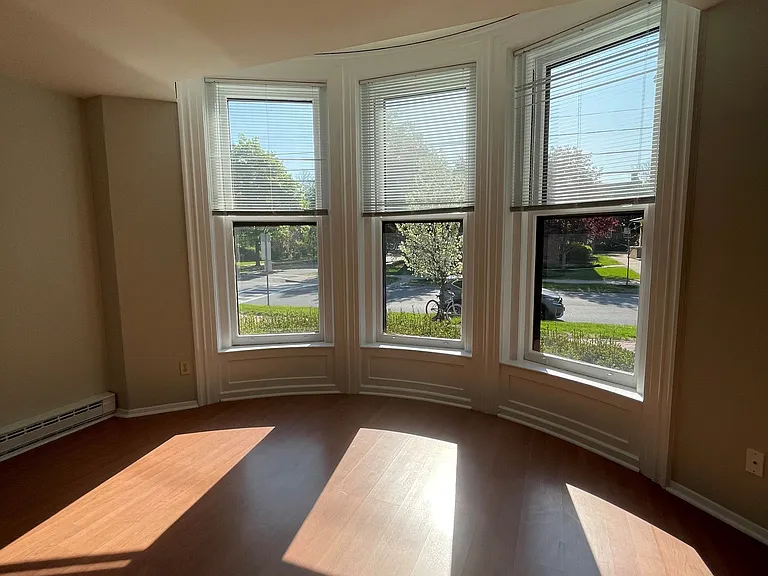Skidmore Apartments — Photo 15