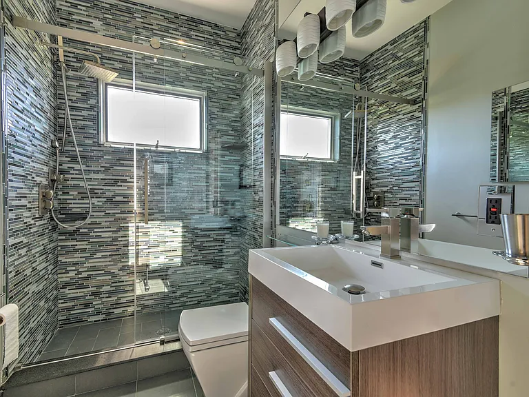 13 Bay Meadow Ln — Photo 16