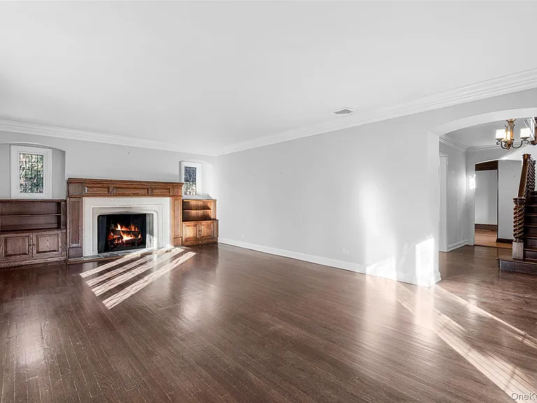 22 Verdun Ave — Photo 5