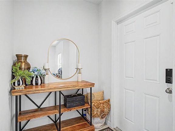 3rd image of 313 FIDDLEWOOD COURT