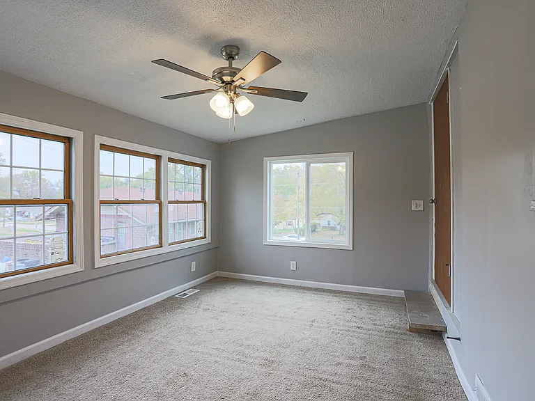 3340 Forest Lawn Ave — Photo 8