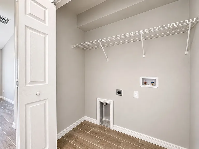 2728 NE 5th Pl — Photo 18