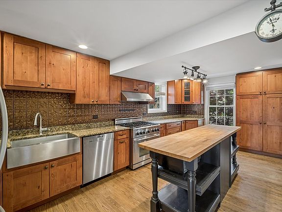 5th image of 1815 Oak Ave