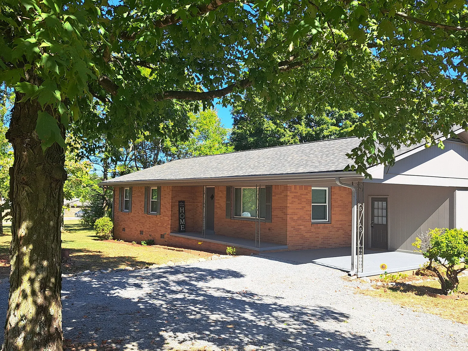 3 bed, 1470 sqft, $1,800 — Photo 2