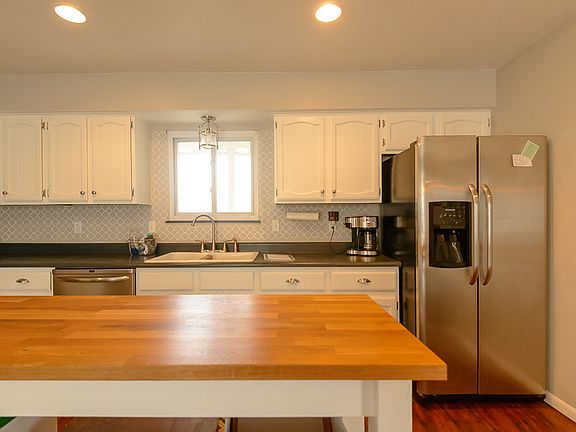 4th image of 8136 Morton Taylor Rd