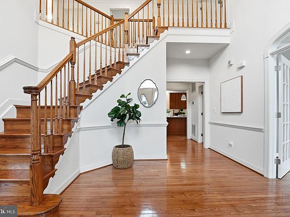 3rd image of 11000 Farmview Way