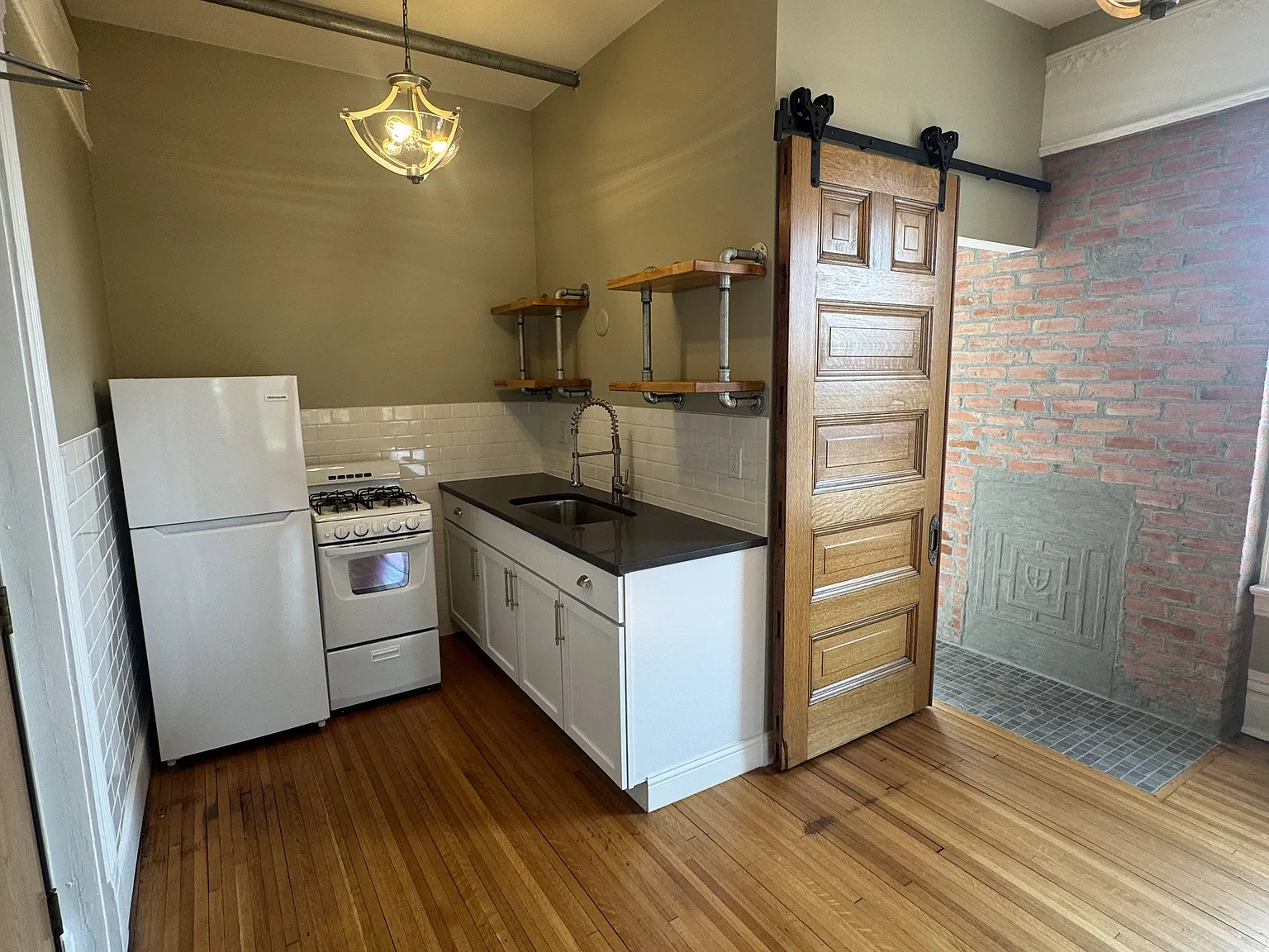 Studio, 403 sqft, $1,195 — Photo 4