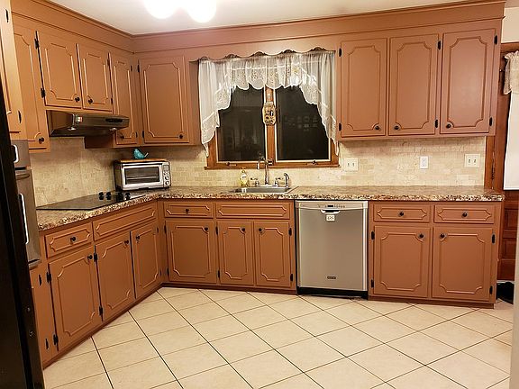 4th image of 13 Lone Pine Ln