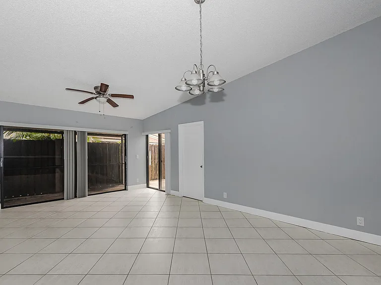 161 Meadows Dr #161 — Photo 6