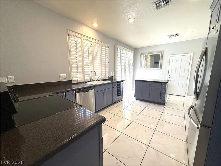 8521 Heather Downs Dr — Photo 2