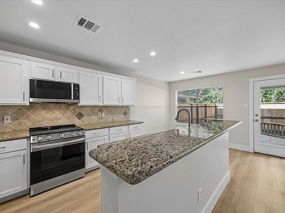 5th image of 90 N Walden Elms Cir