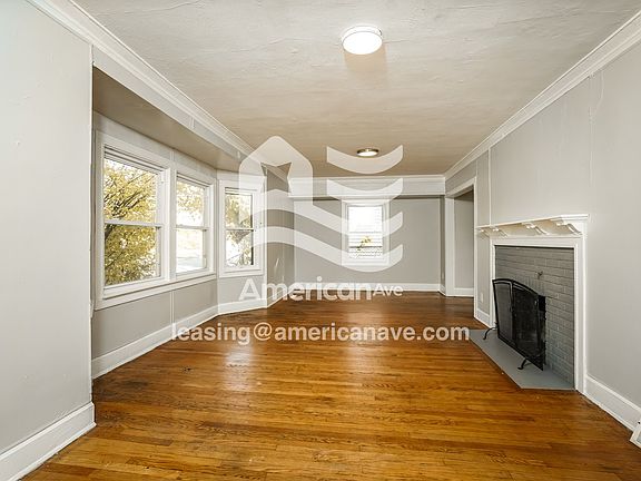 1385428_003_living_room_14116308.jpg