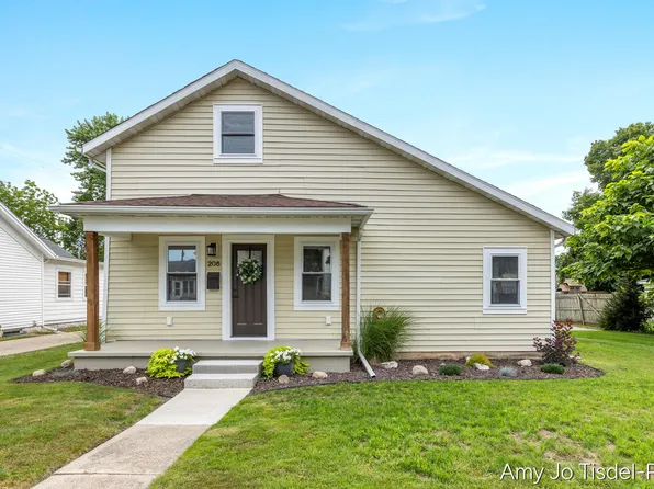 208 N Webster St, Greenville, MI 48838
