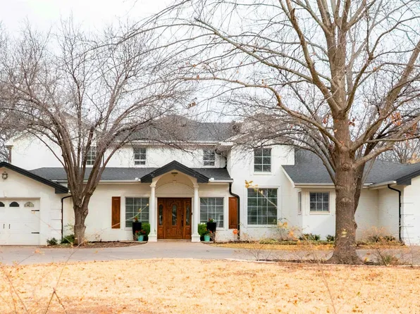 917 East St, Graham, TX 76450