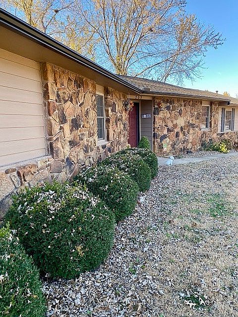 1st image of 709 S Boyer Rd