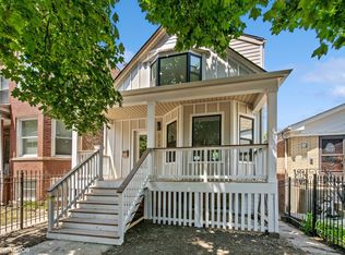 2738 W Nelson St, Chicago, IL 60618